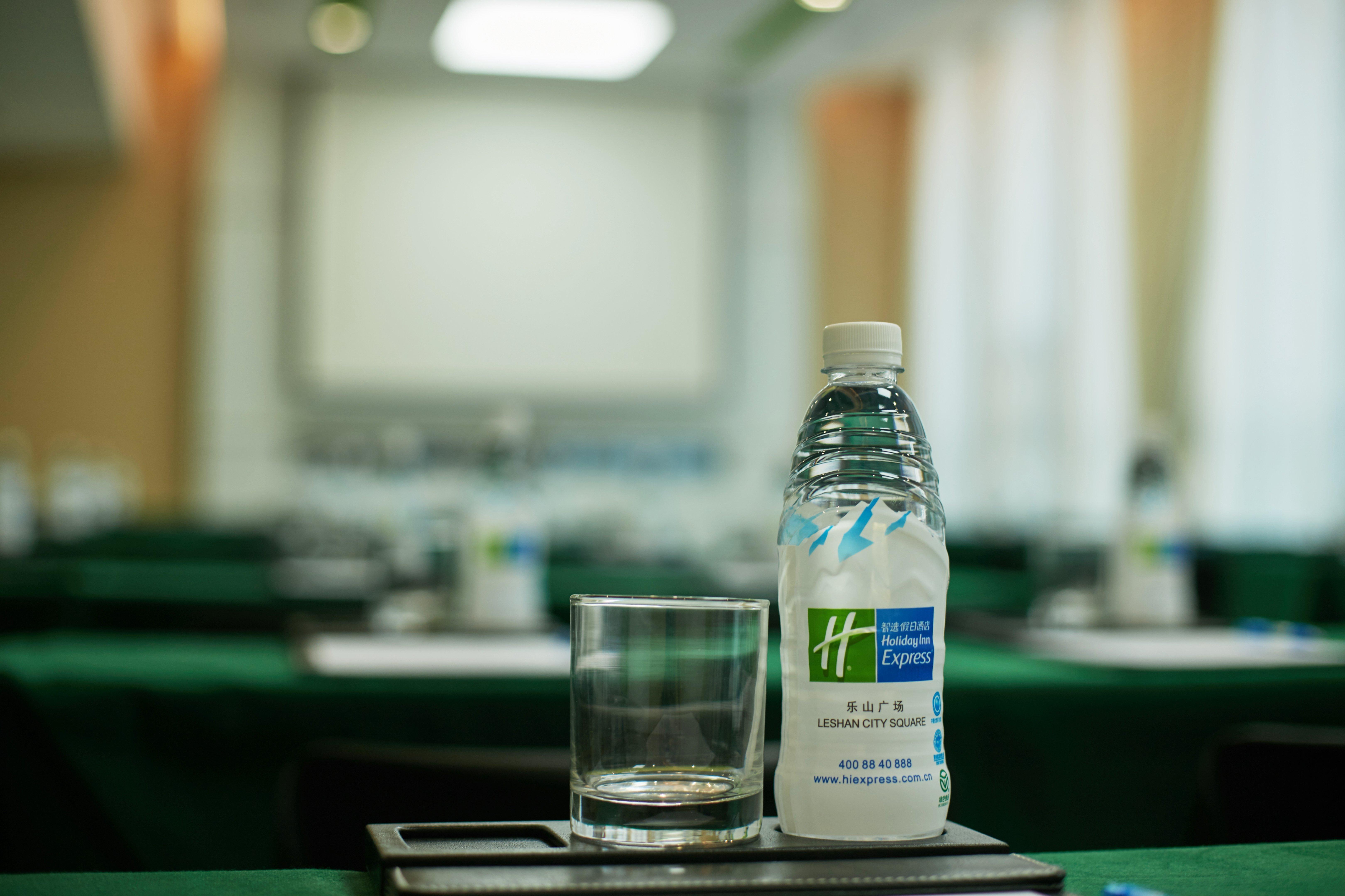 Holiday Inn Express Leshan City Square By Ihg High Speed Rail And Leshan Giant Buddha מראה חיצוני תמונה