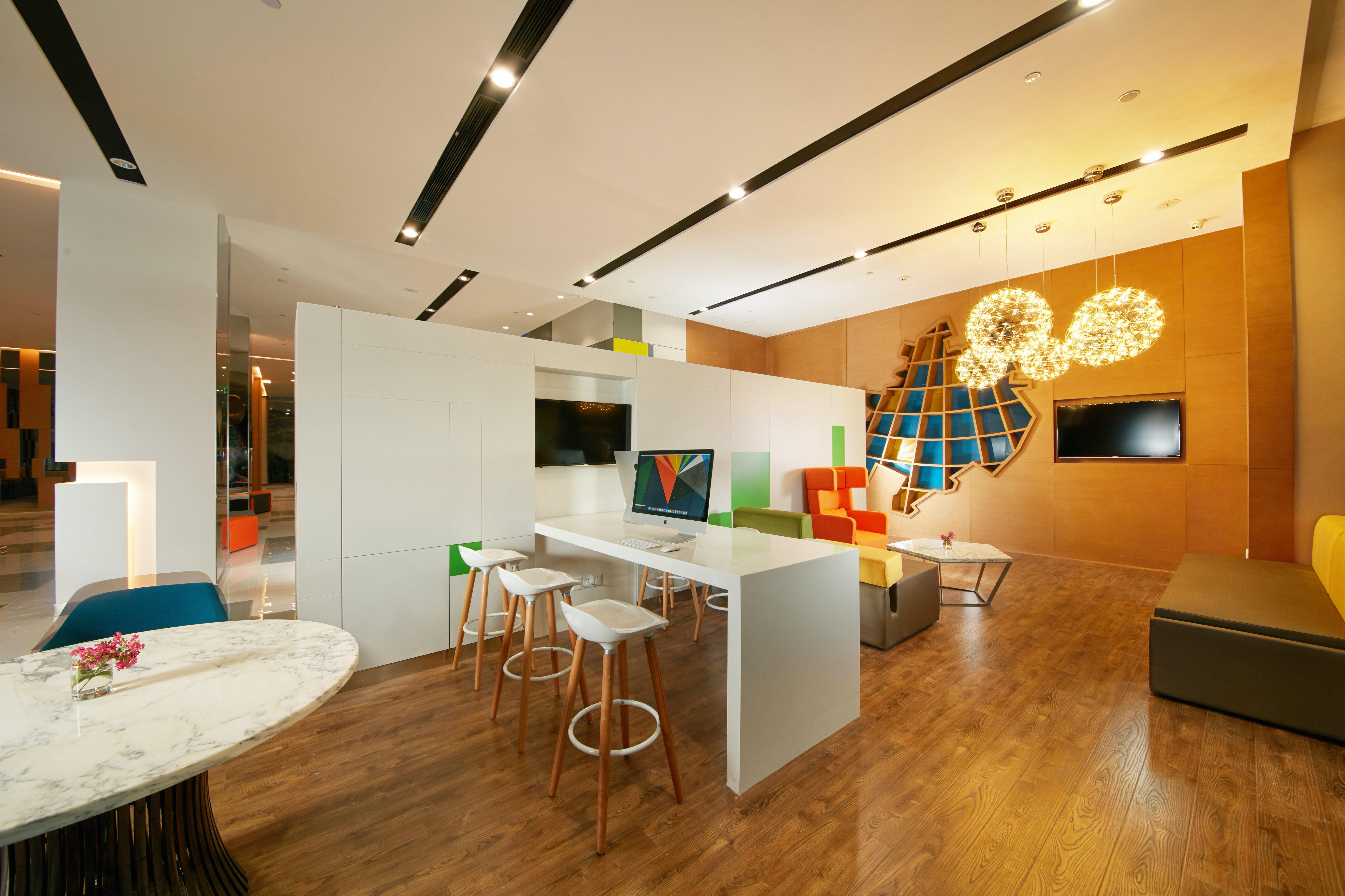 Holiday Inn Express Leshan City Square By Ihg High Speed Rail And Leshan Giant Buddha מראה חיצוני תמונה
