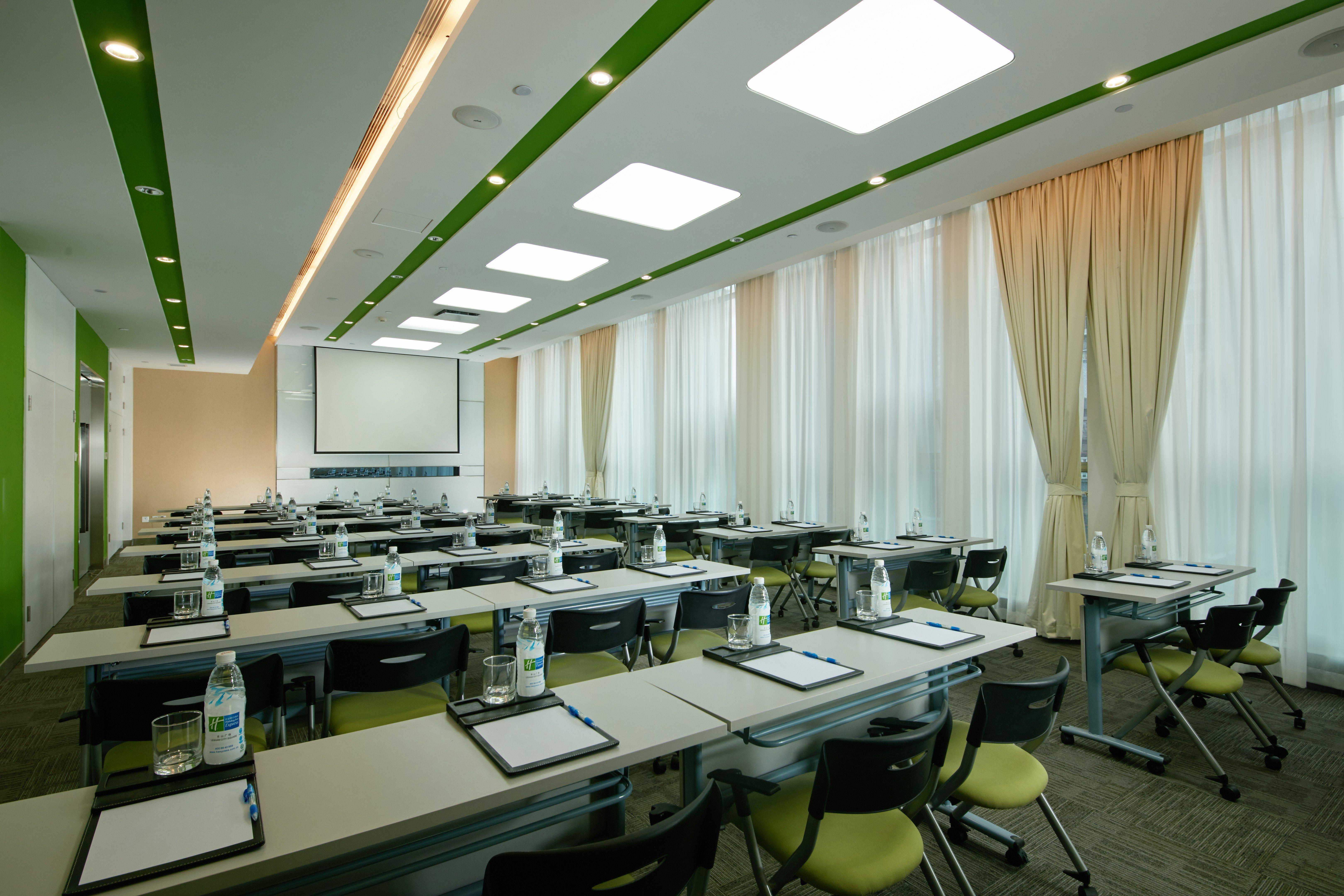 Holiday Inn Express Leshan City Square By Ihg High Speed Rail And Leshan Giant Buddha מראה חיצוני תמונה