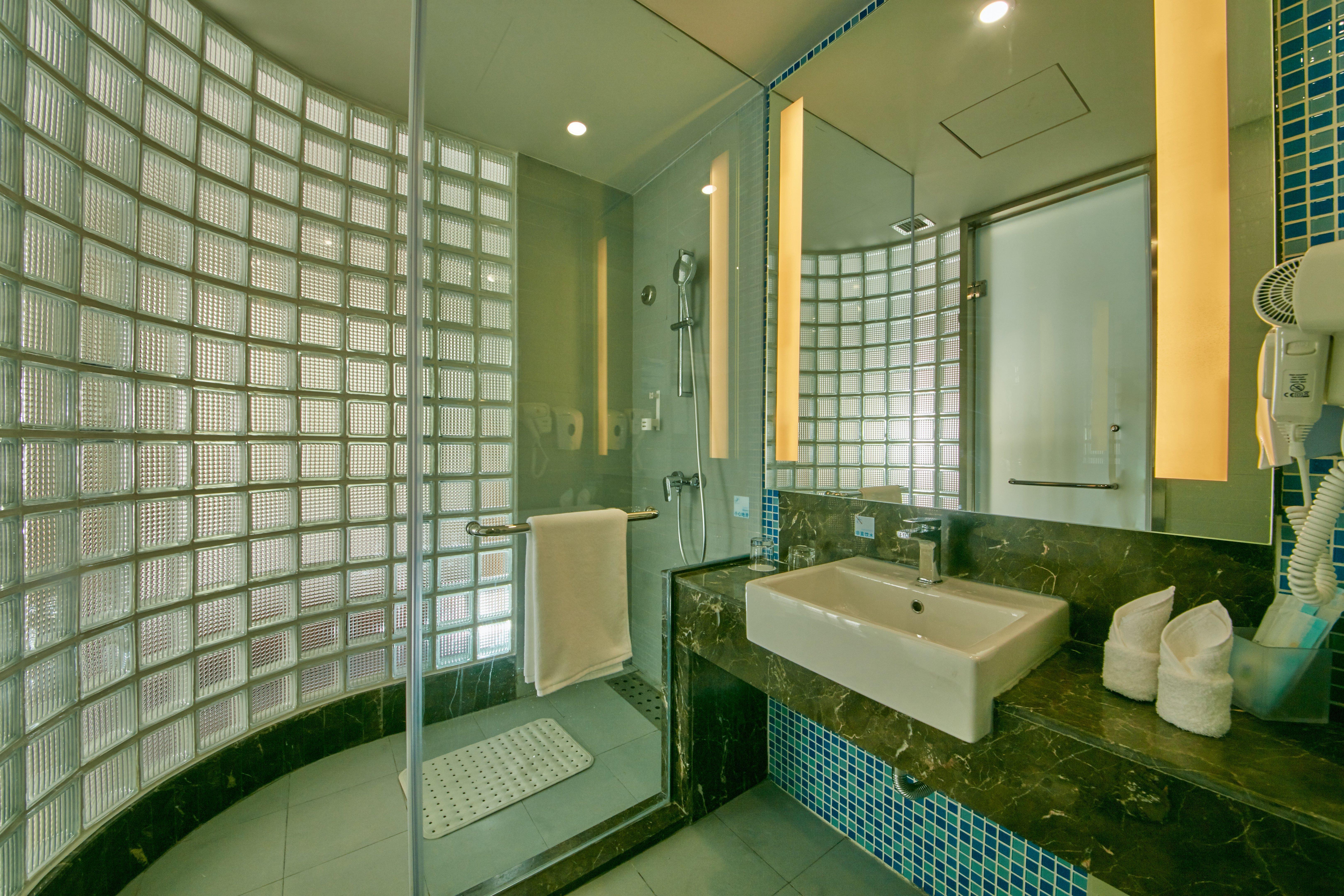 Holiday Inn Express Leshan City Square By Ihg High Speed Rail And Leshan Giant Buddha מראה חיצוני תמונה