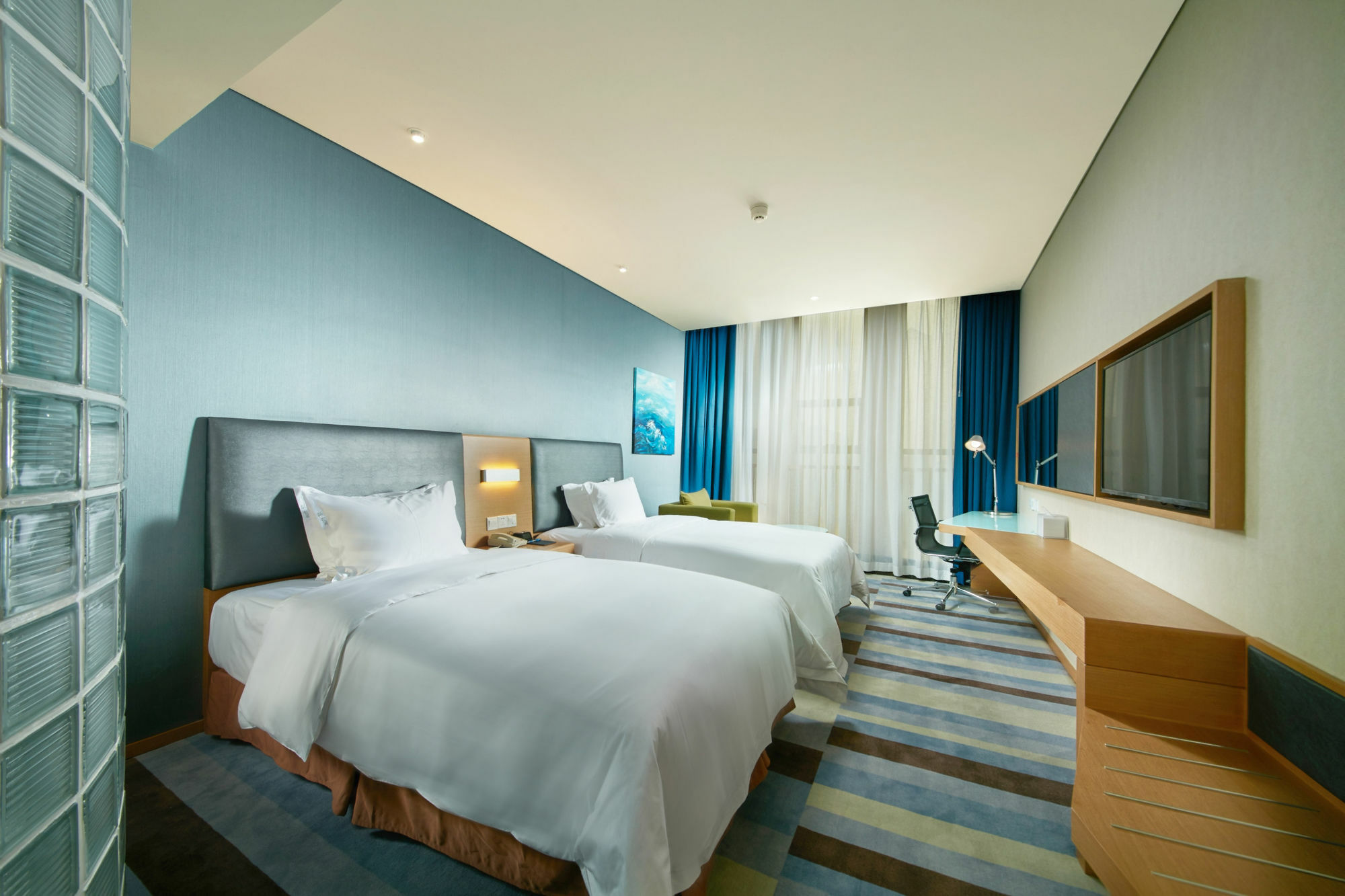 Holiday Inn Express Leshan City Square By Ihg High Speed Rail And Leshan Giant Buddha מראה חיצוני תמונה